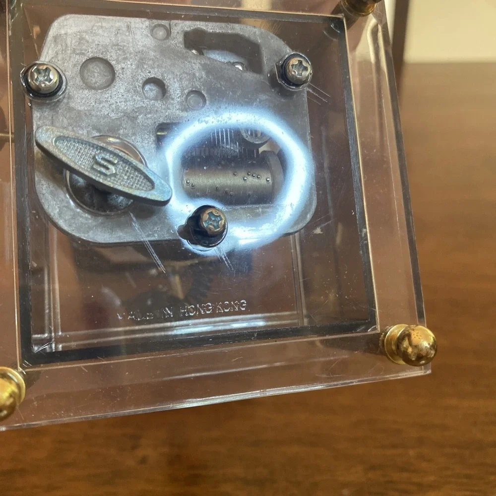 Musical Revolving Telephone With Gold Accents Song (Fillings)